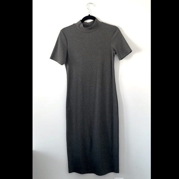 Zara Dresses & Skirts - Zara Gray Ribbed Midi Dress with Short Sleeves